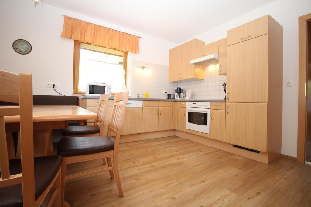Haus Peter Schiestl Apartman Zell am Ziller Szoba fotó