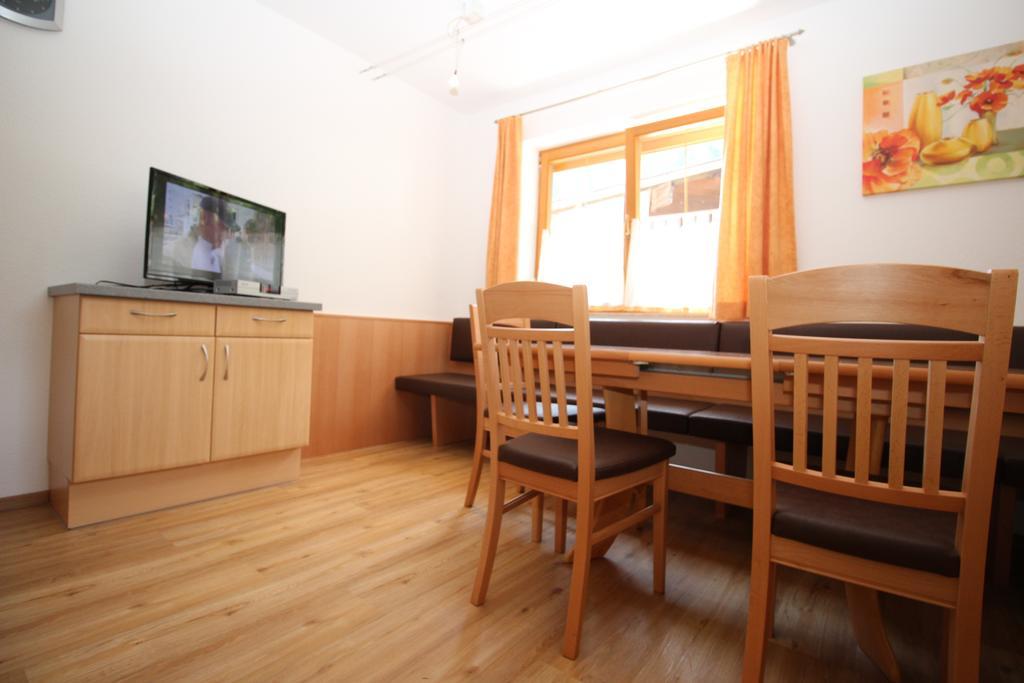 Haus Peter Schiestl Apartman Zell am Ziller Szoba fotó