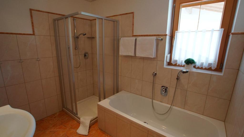 Haus Peter Schiestl Apartman Zell am Ziller Kültér fotó